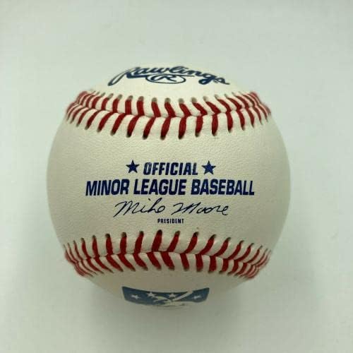 Нов Тейлър Бухолц е подписал Официален Договор с по-ниска Бейзболна лига - Бейзболни топки с Автографи